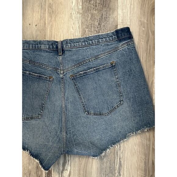 NWT Abercrombie & Fitch High Rise The Mom Shorts Size 37/24 - Picture 4 of 9